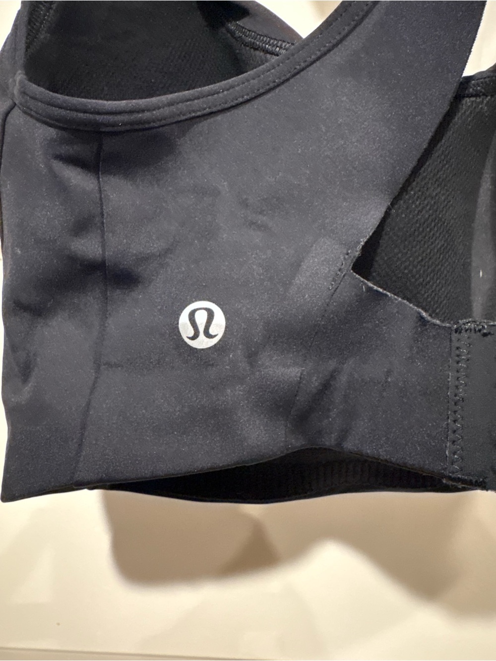 Lululemon All Powered Up Sports Bra Black 34E 34DD - Picture 3 of 4